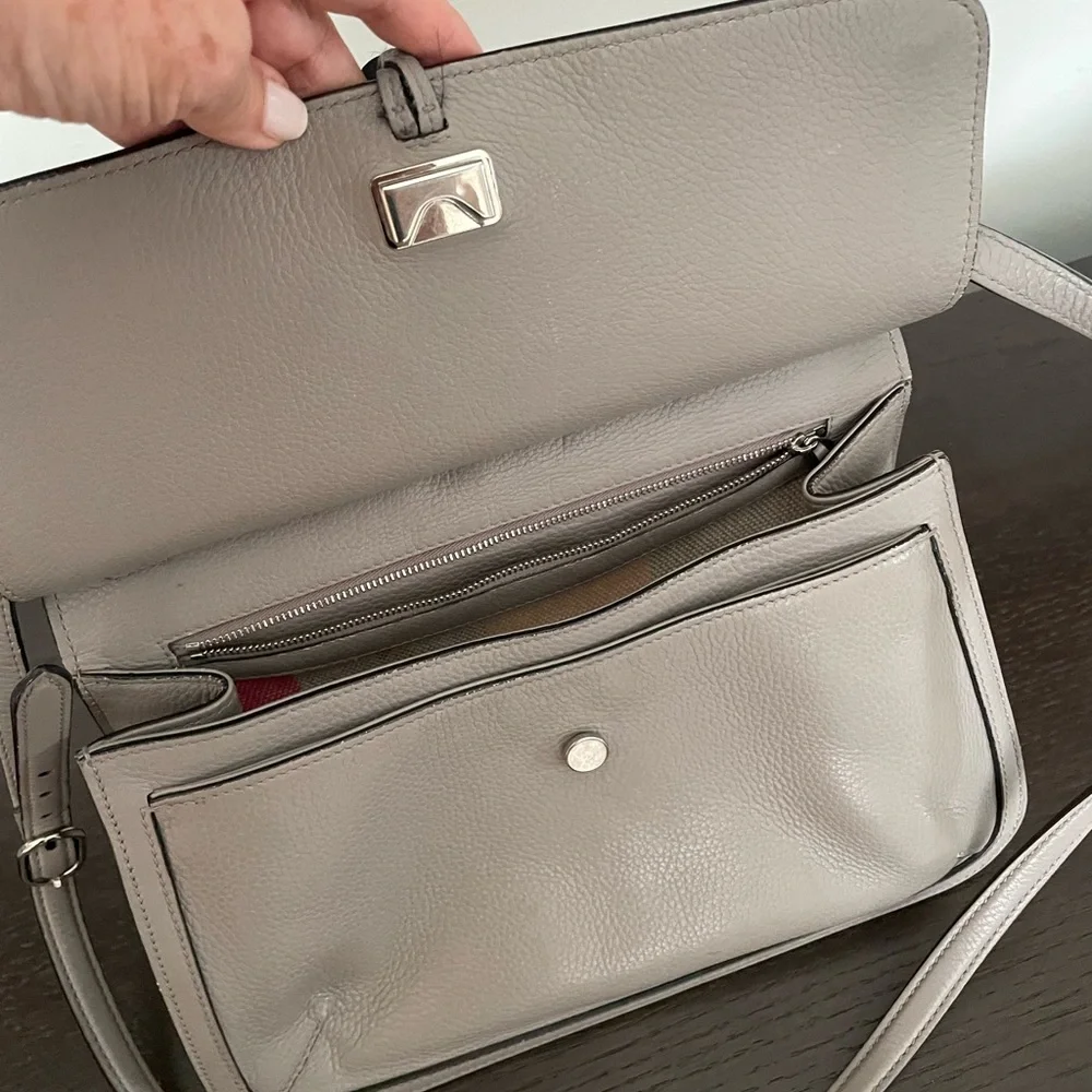 Authentic GUCCI Tasseled Lady Bamboo grey leather single flap crossbody bag. - Picture 10 of 16